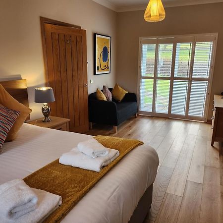 באלוך Auchendennan Farm Self Catering Cottages מראה חיצוני תמונה