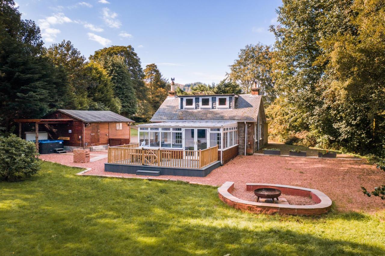 באלוך Auchendennan Farm Self Catering Cottages מראה חיצוני תמונה