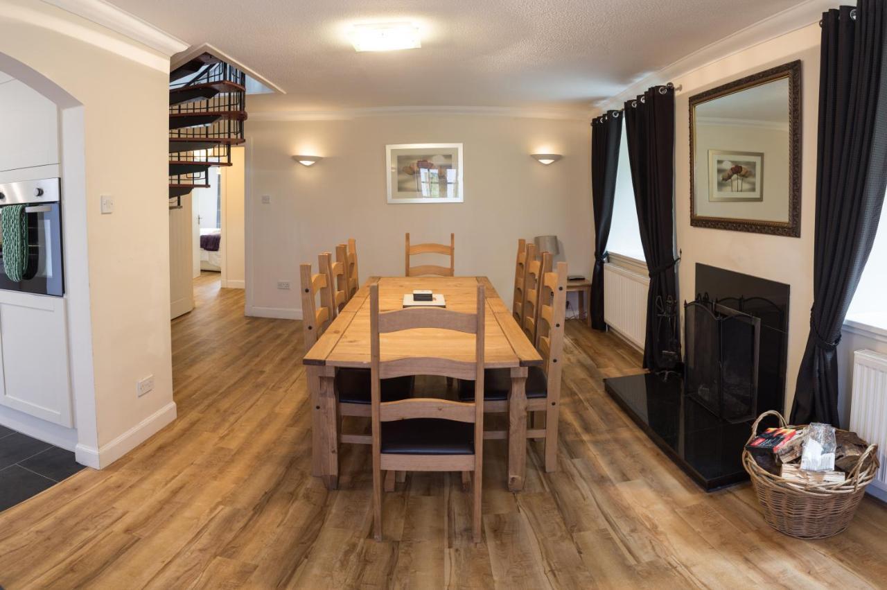 באלוך Auchendennan Farm Self Catering Cottages מראה חיצוני תמונה
