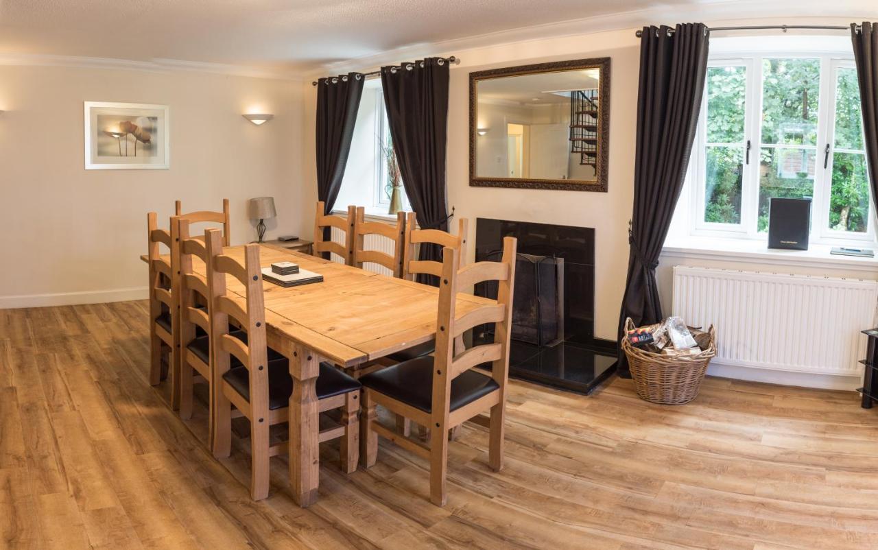 באלוך Auchendennan Farm Self Catering Cottages מראה חיצוני תמונה