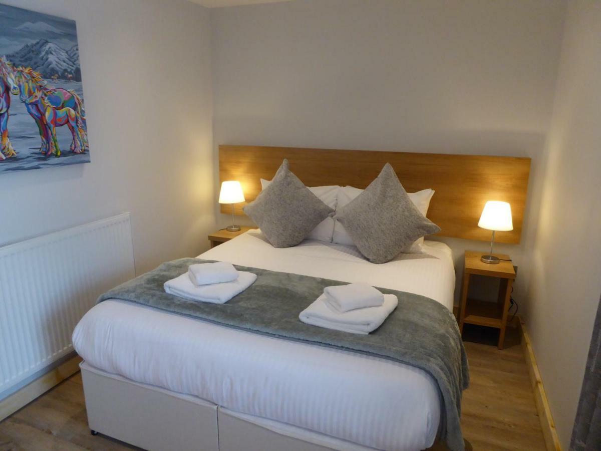 באלוך Auchendennan Farm Self Catering Cottages מראה חיצוני תמונה