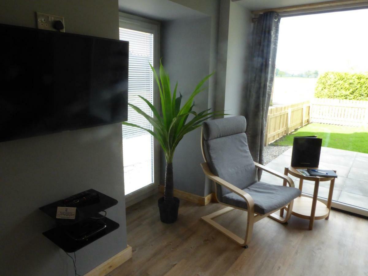 באלוך Auchendennan Farm Self Catering Cottages מראה חיצוני תמונה